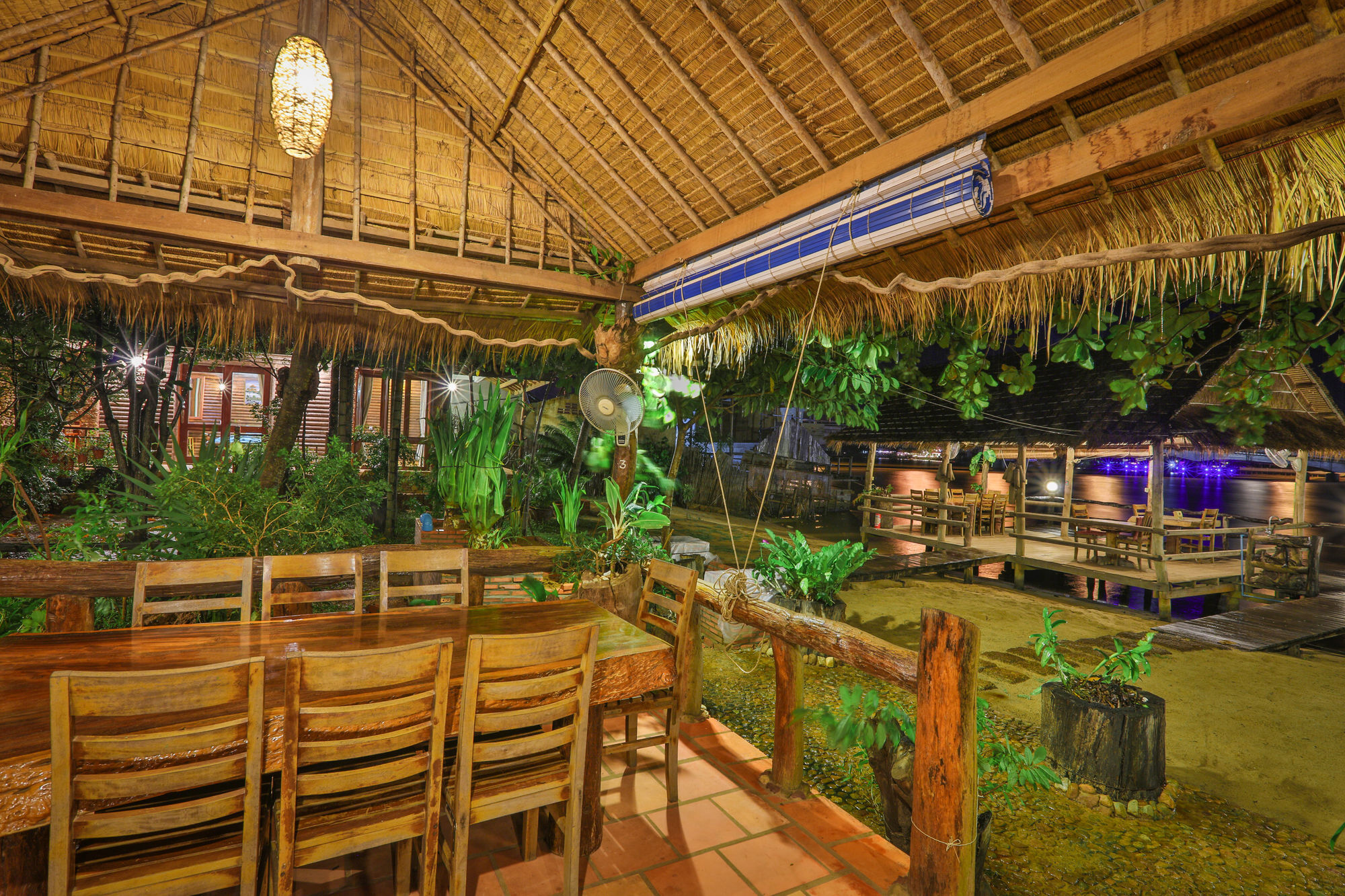 Natural Bungalows Restaurant And Bar Kampot Extérieur photo